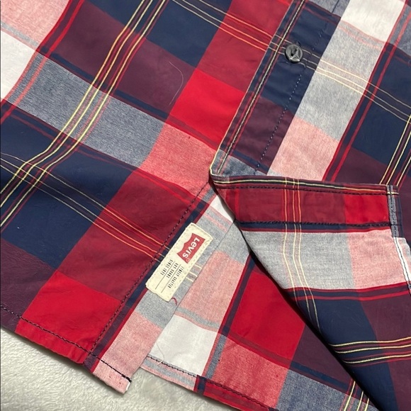 Levi's Men's Red and Blue Plaid Shirt 
Size Medium - Picture 7 of 8